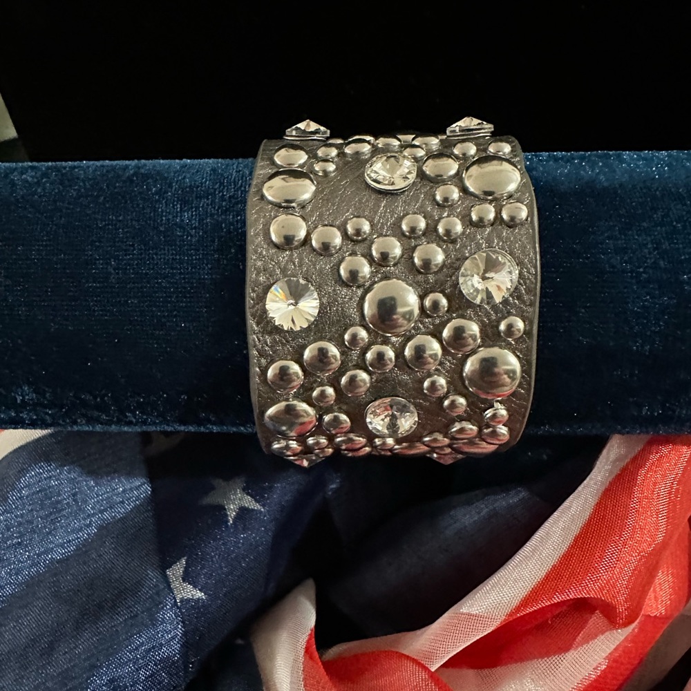 Bracelet Band with clear studs and flat bead pattern. Snaps on and off. Grey